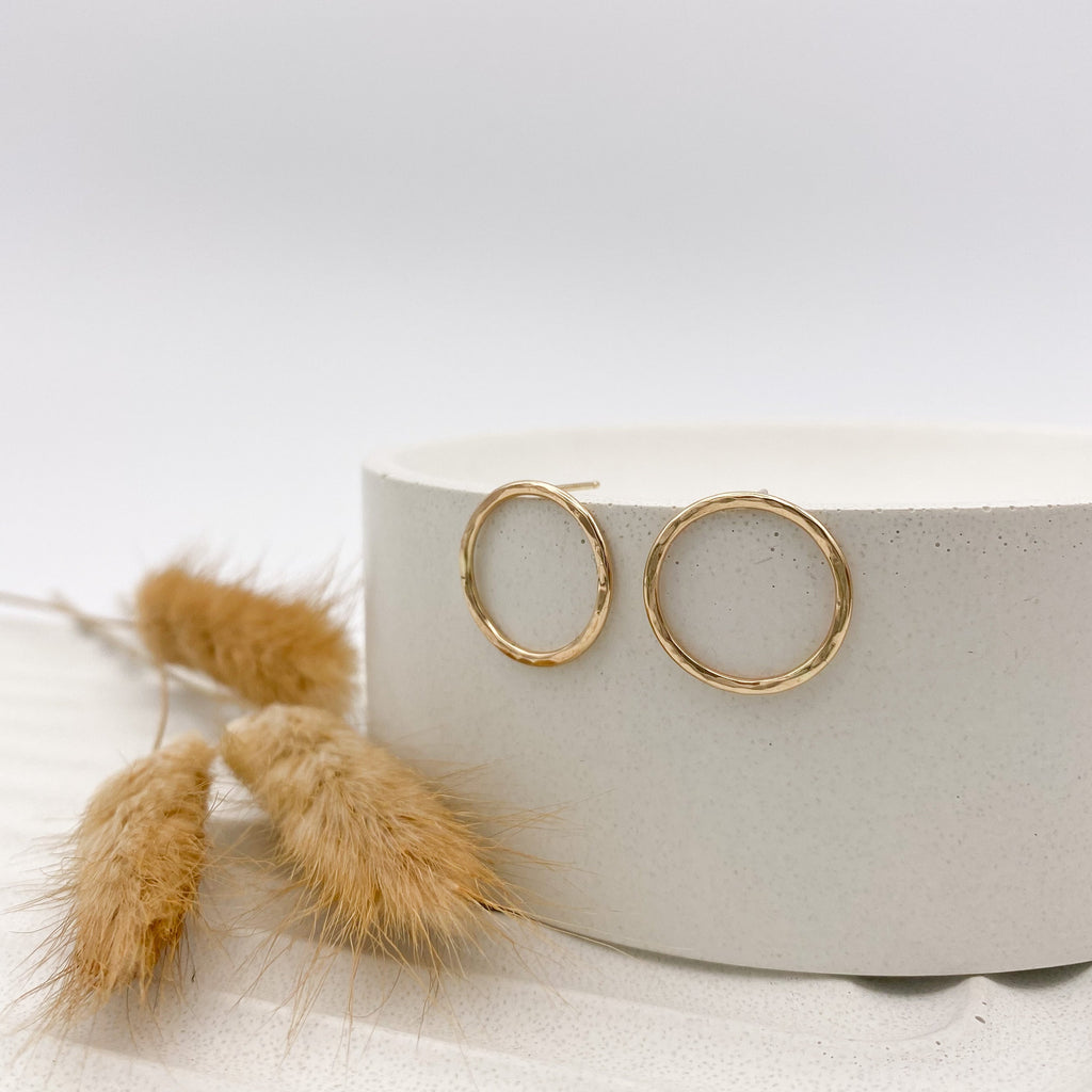 Minimalist handmade 14k solid gold hammered circle stud earrings